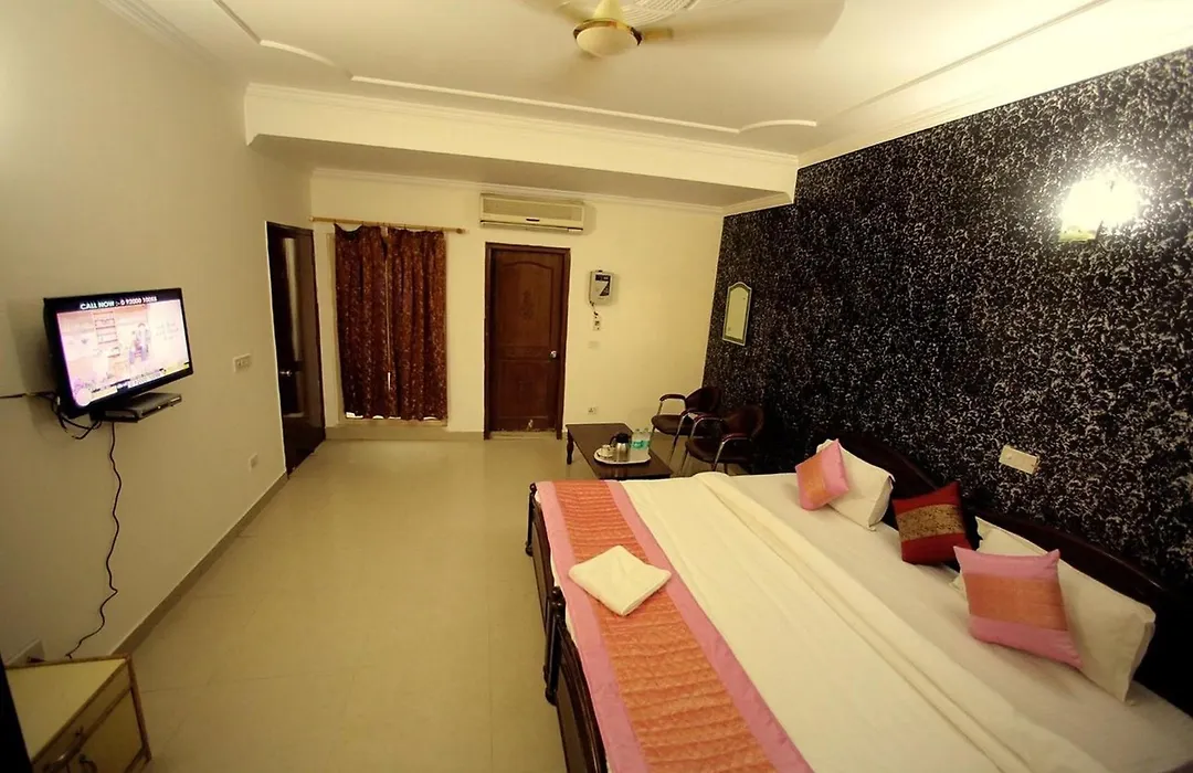 Hotel Smart Stay-1